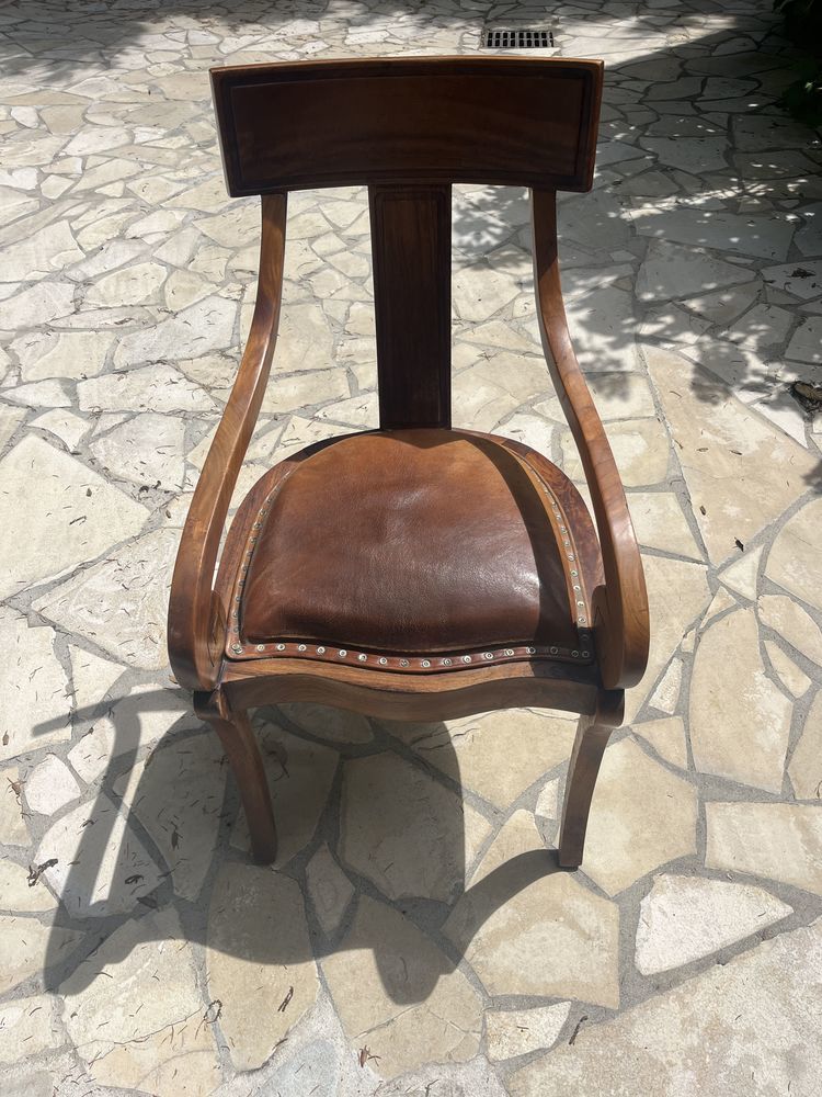lot 2 chaises bois massif et cuir 170 La Colle-sur-Loup (06)