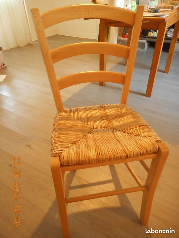 Chaises bois/paille. 25 Champagnac-la-Rivi�re (87)