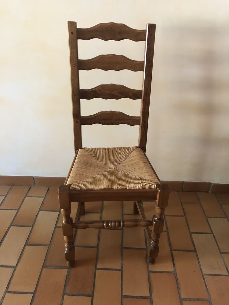 LOT DE 6 CHAISES EN BOIS PAILLEES 0 Tr�voux (01)