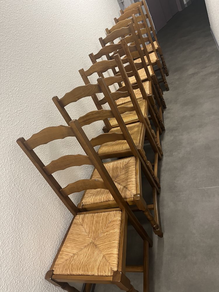 8 chaises en bois paill�es 110 Paris 19 (75)