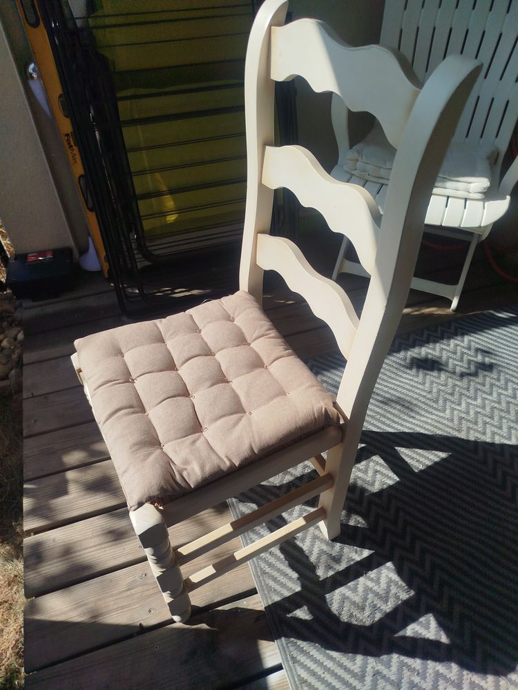 4 chaises en bois 30 Sainte-Foy-l�s-Lyon (69)