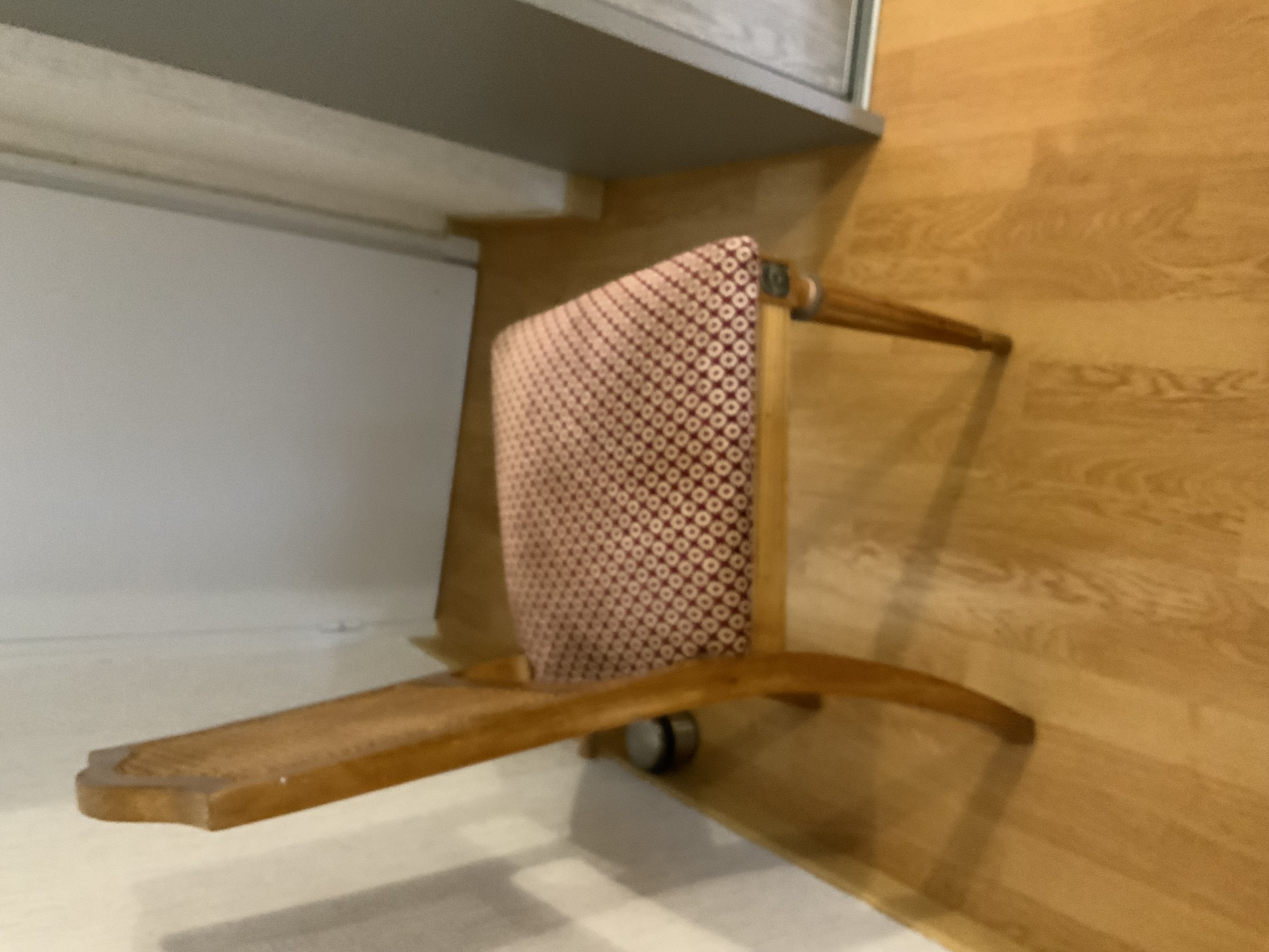 Chaises capitonn�es 70 Bagnols-sur-C�ze (30)