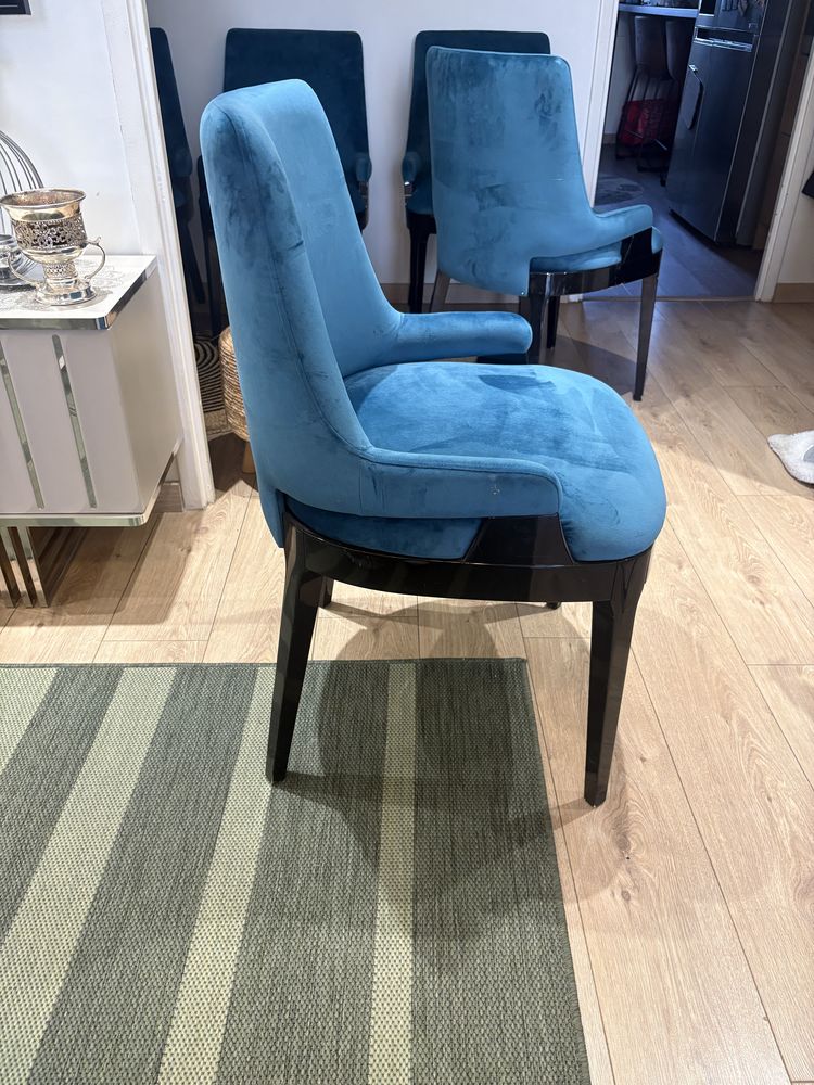 lot de 6 chaises capitonn�es 400 �chirolles (38)