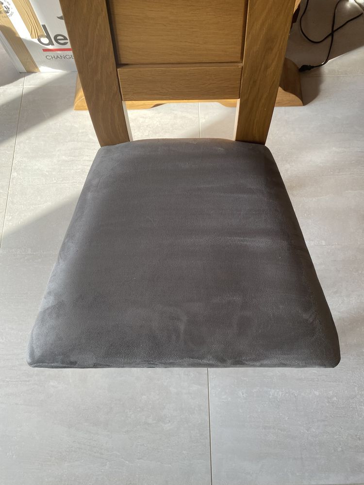 CHAISES EN CHENE MASSIF 590 Lich�res-sur-Yonne (89)