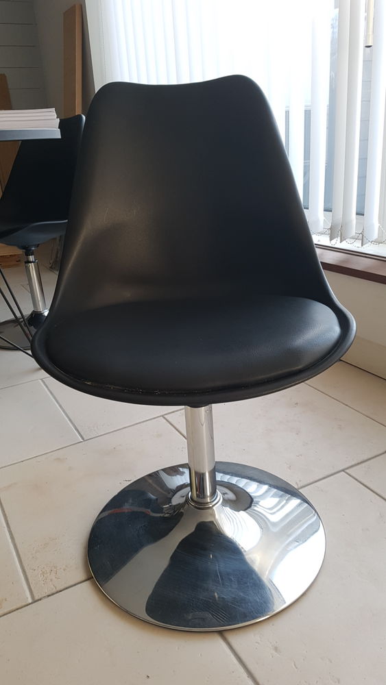 CHAISES COQUE 150 La Rochelle (17)