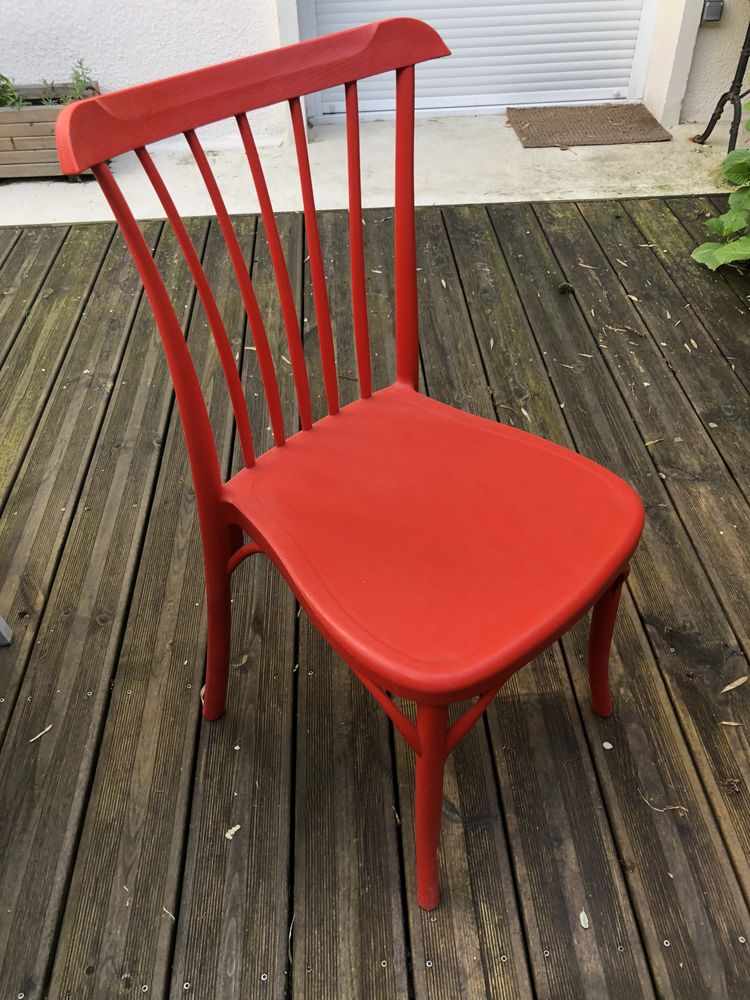 5 chaises de couleur rouge neuve  
20 Soissons (02)