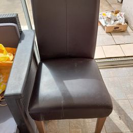 4 chaises cuir 30 Moustoir-Remungol (56)