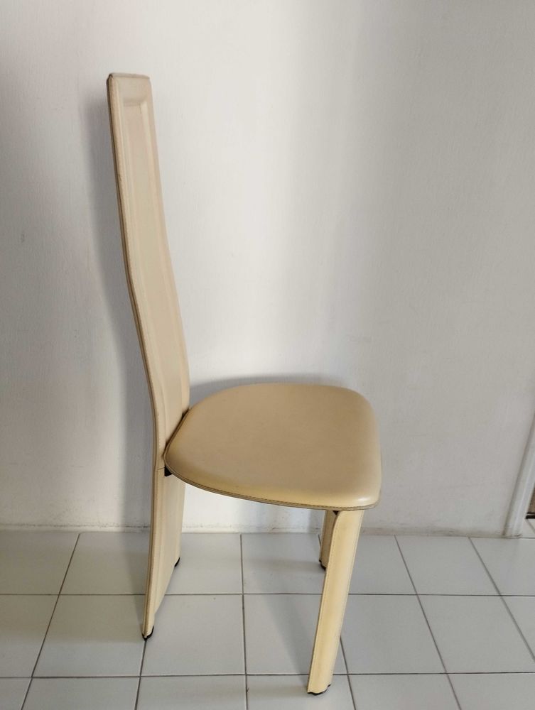 Chaises en cuir (6) 180 Saint-Hilaire-de-Riez (85)