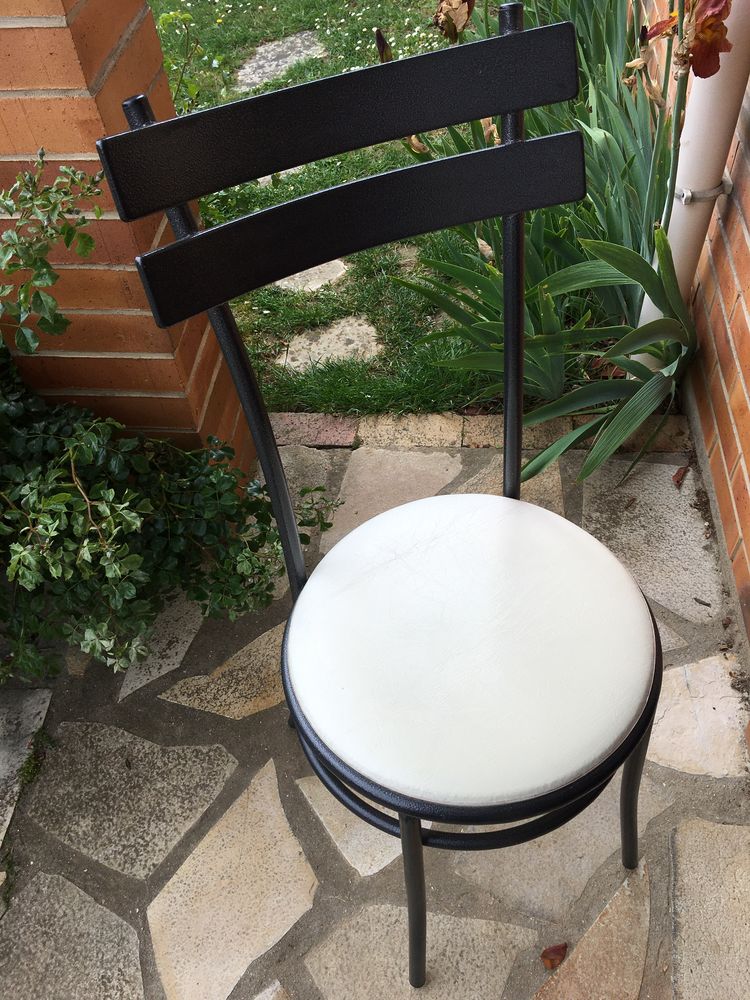 4 chaises de cuisine avec dossier 40 Guyancourt (78)