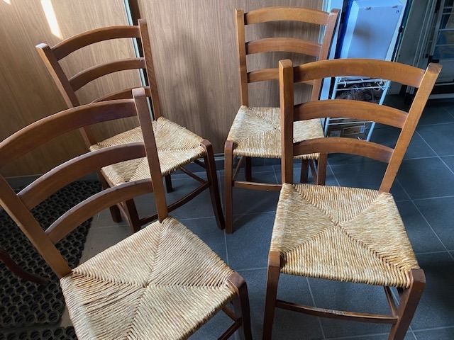  CHAISES DE CUISINE 40 Saint-Romain-le-Puy (42)