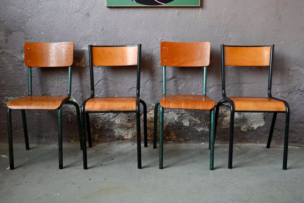 Lot de 4 Chaises d�pareill�es en bois et m�tal style �cole 300 Wintzenheim (68)