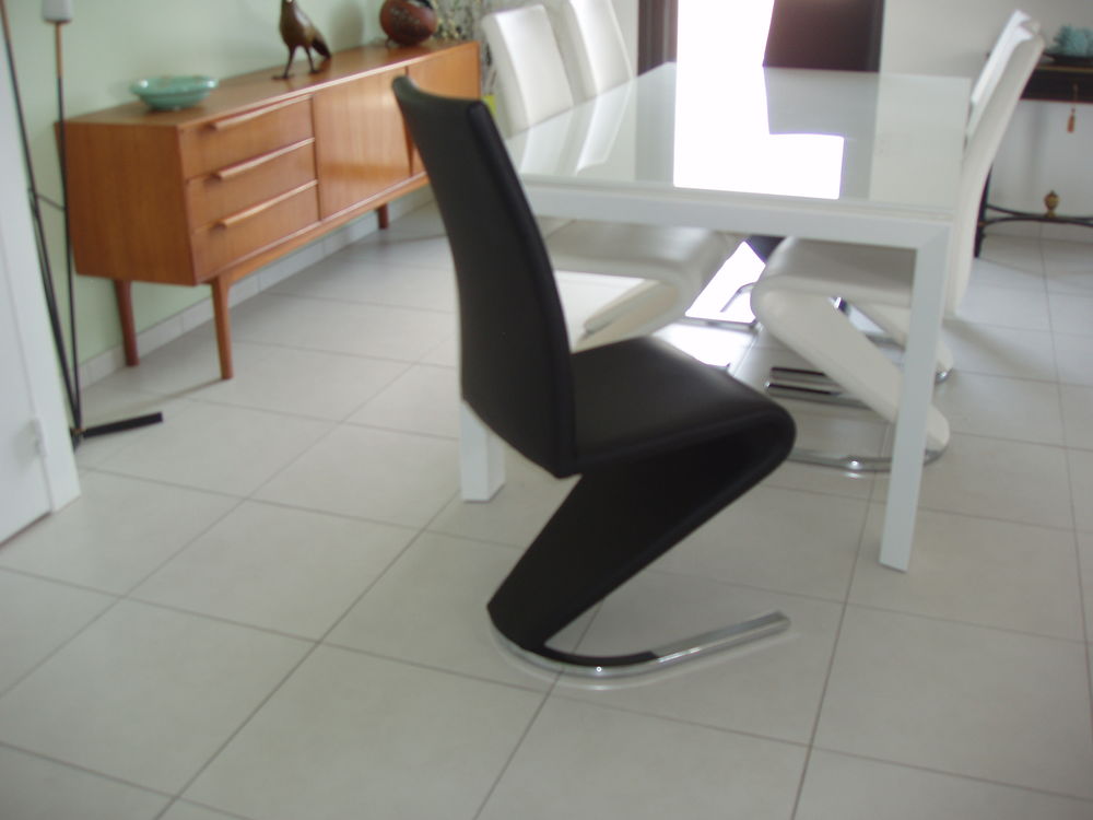 6 chaises design de salle à manger 0 Aix-en-Provence (13)