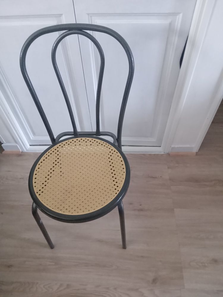 4 CHAISES ETAT PROCHE DU NEUF 40 Roissy-en-Brie (77)