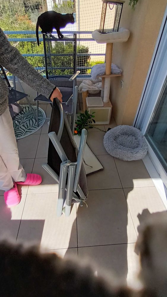 4 chaises fauteuils pliantes 80 Brignoles (83)