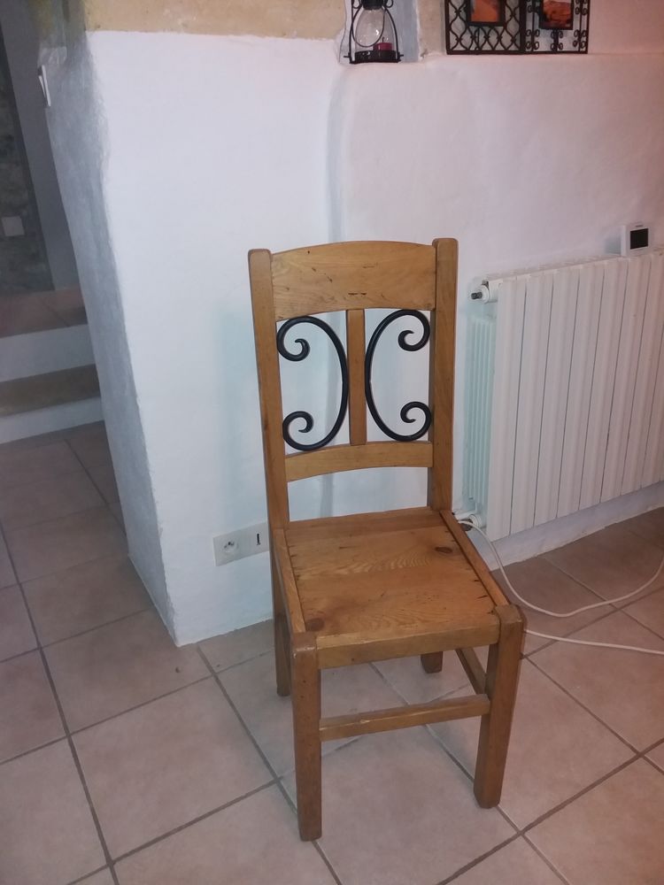 Lot 6 Chaises fer forg� et bois ch�ne massif
150 Clarensac (30)