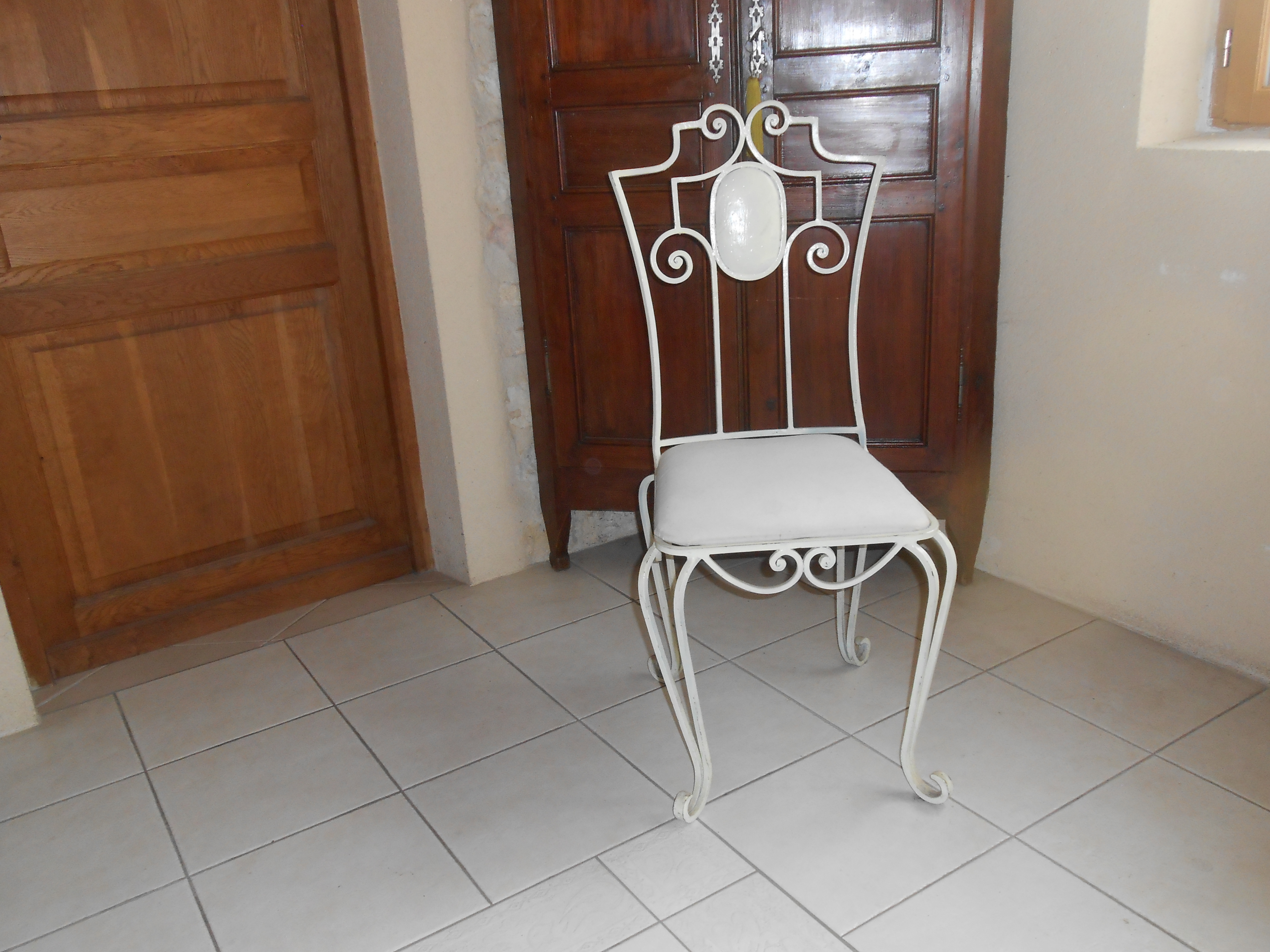 chaises en fer forg� massif, 150 Gaillan-en-M�doc (33)