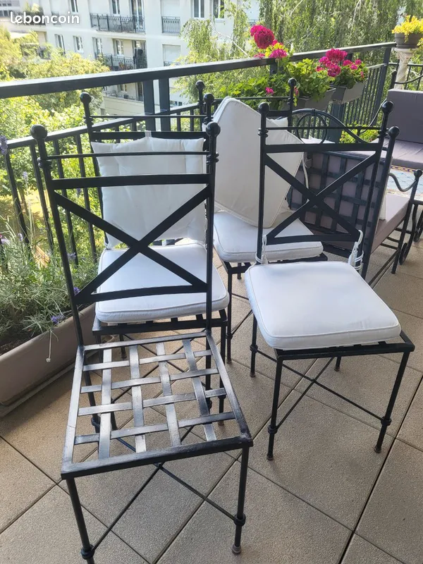 Lot de 4 chaises en fer forg� tres bon �tat 300 Montrouge (92)