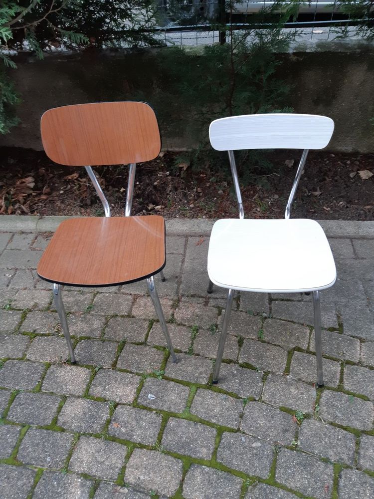 Lot de 4 chaises formica dépareillées  40 Montbéliard (25)