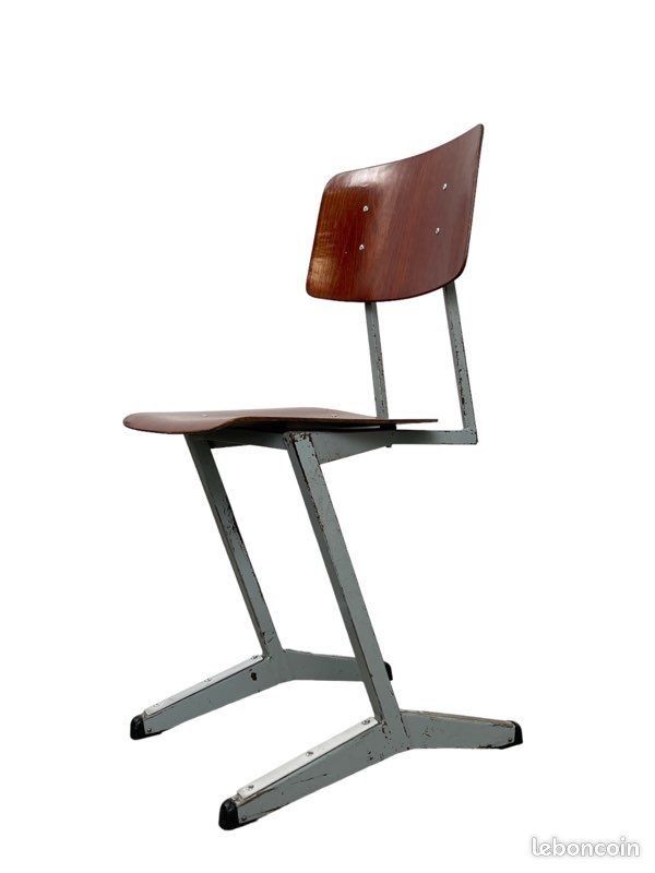 lot de 8 Chaises galvanitas indus vintage LIVRAISON POSSIBLE 180 Lorient (56)