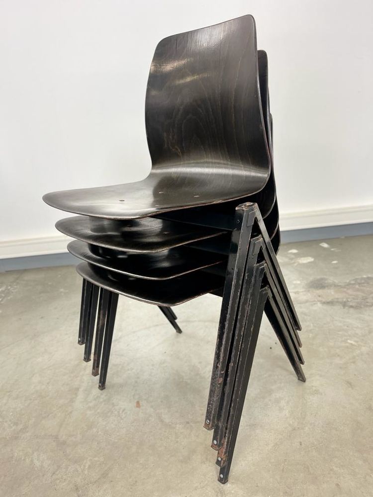 Chaises Glavanitas S22 
LIVRAISON POSSIBLE 120 Lorient (56)