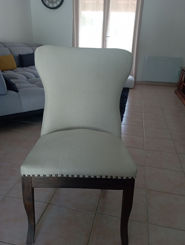 6 chaises grand confort neuf 500 Saze (30)