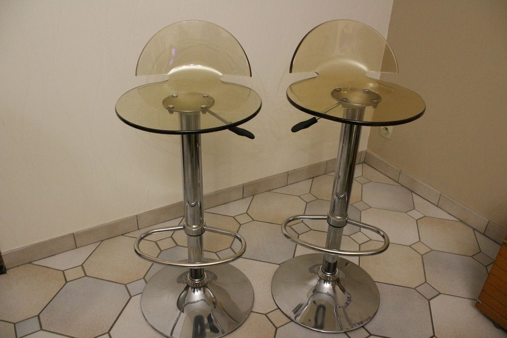  Chaises  hautes  cuisine 25 Saint-Pavace (72)