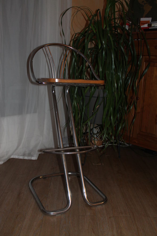 1 lot de 4 chaises hautes de bar 25 Notre-Dame-de-M�sage (38)