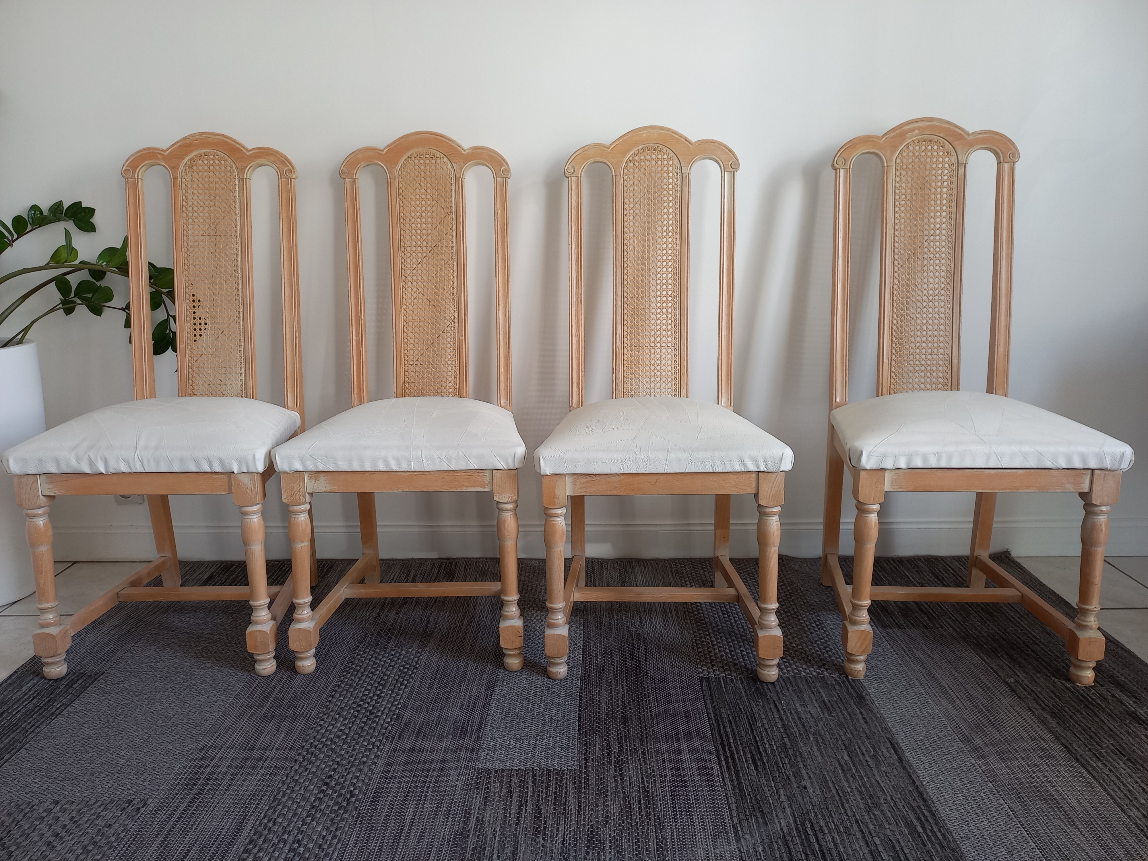 4 chaises h�tre massif styl�es 0 Angers (49)