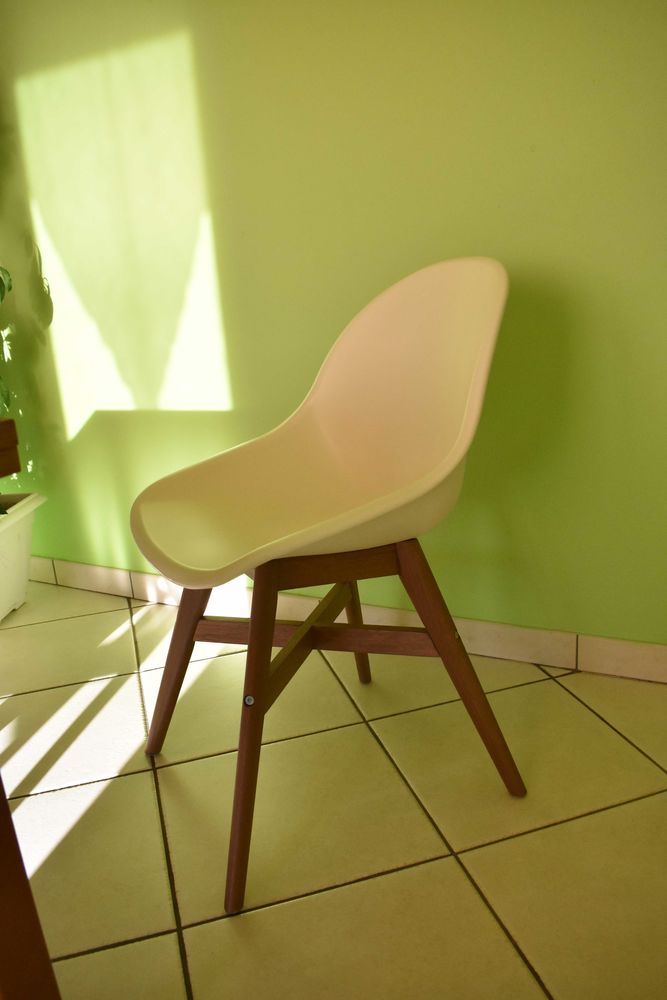 Chaises IKEA blanc cass� 35 Gurmen�on (64)