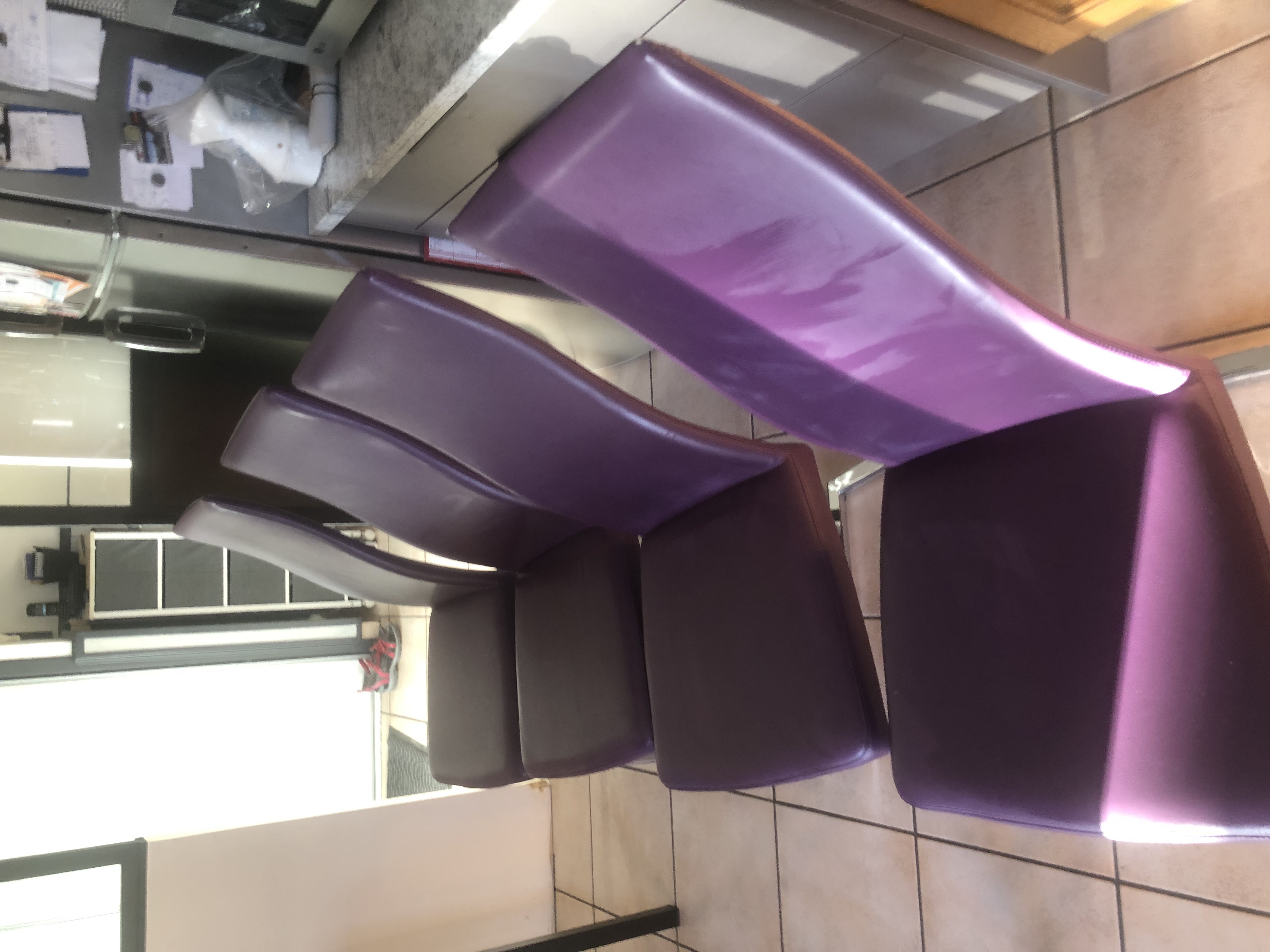 4 chaises imitation cuir vachette 60 Mozac (63)