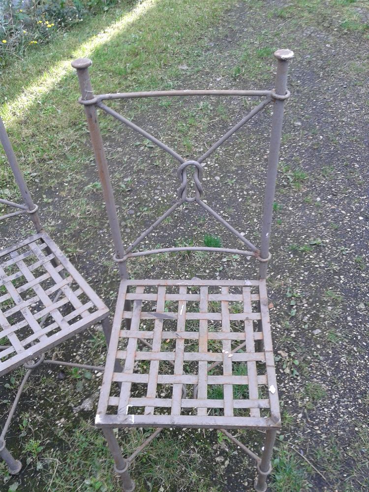 4 chaises de jardin en fer forgé 
80 Fontenay-sous-Bois (94)