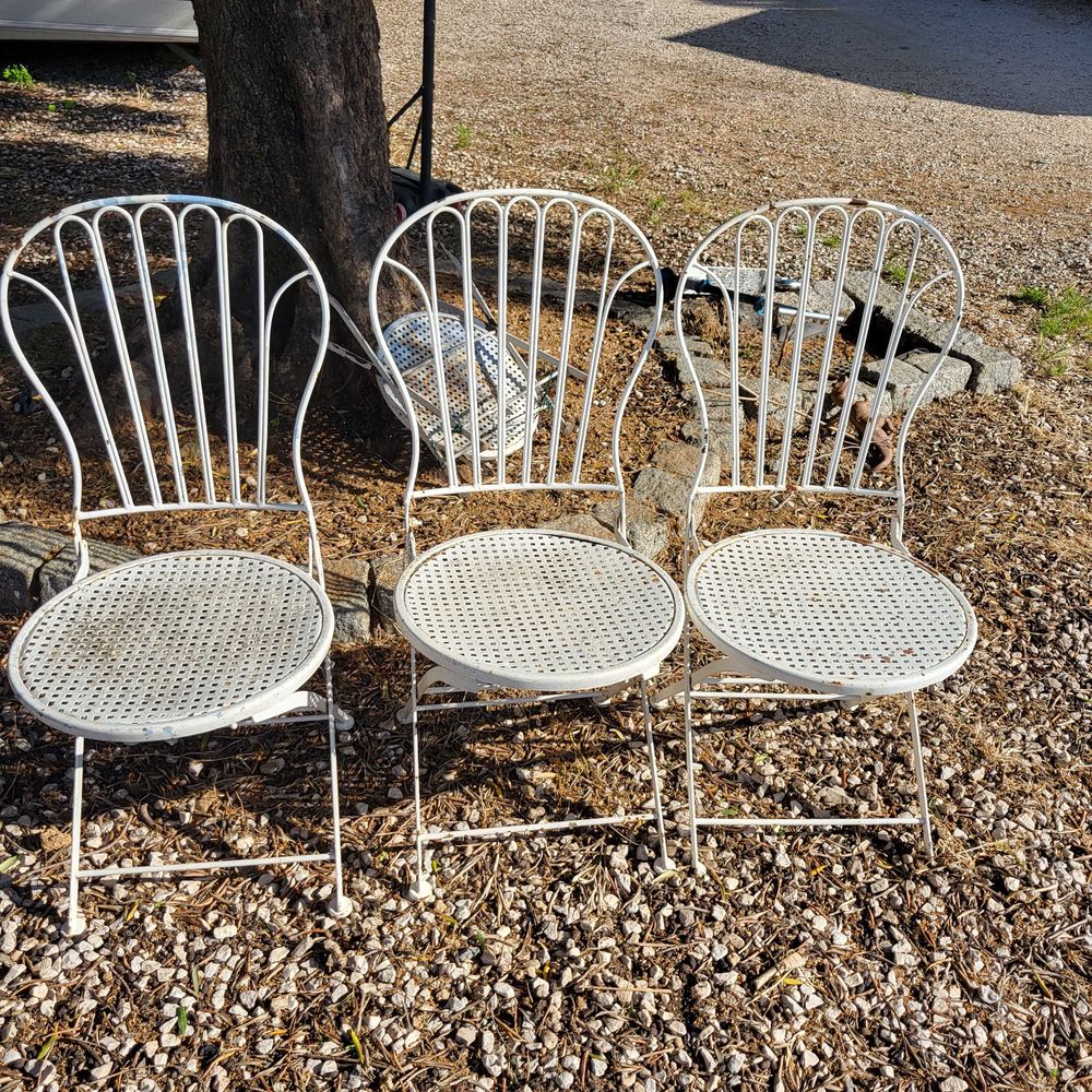 3 chaises de jardin fer forg� ancien pliable 100 La Farl�de (83)