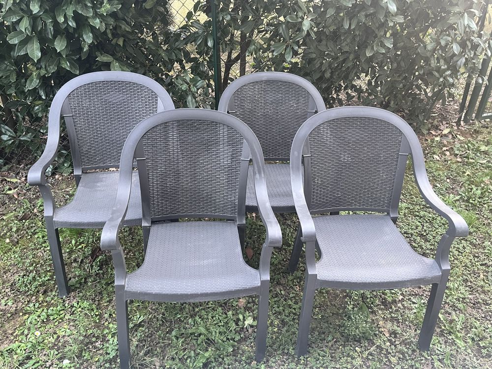 Lot de 4 chaises de jardin 30 Francheville (69)
