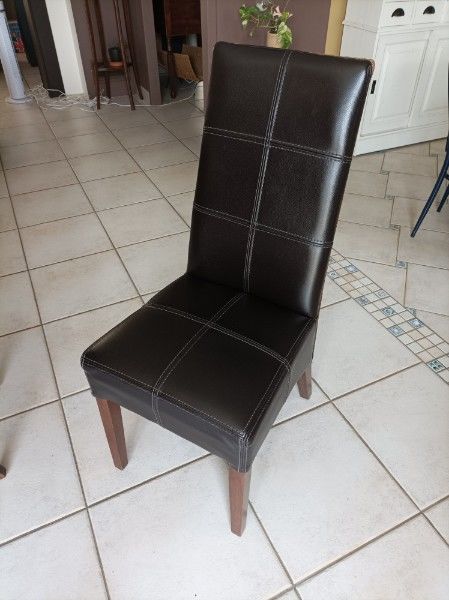 4 Chaises Loom et cuir 400 La Cr�che (79)