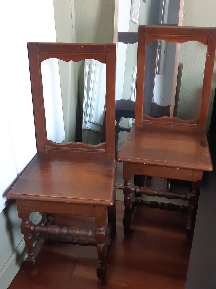   4 chaises lorraines. 70 Laxou (54)