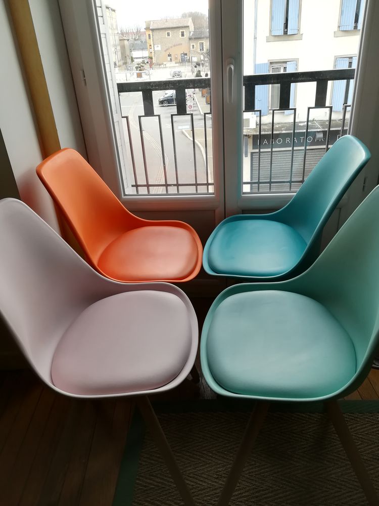 Lot de 4 chaises � manger 200 Tain-l'Hermitage (26)