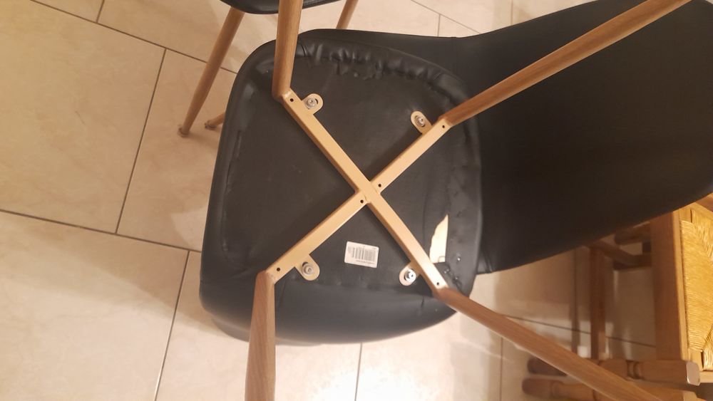 6 chaises de marques 70 Teloch� (72)