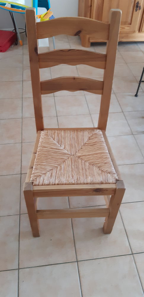 Lot de 4 chaises en pin massif 50 Saint-Marcel (27)