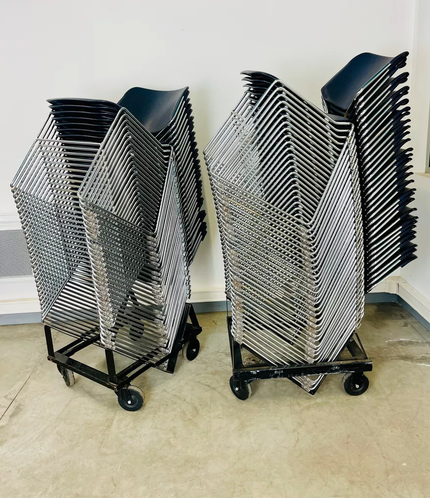 Lot de 64 chaises Matrix de Thomas Tolleson pour Krueger 6080 Lorient (56)