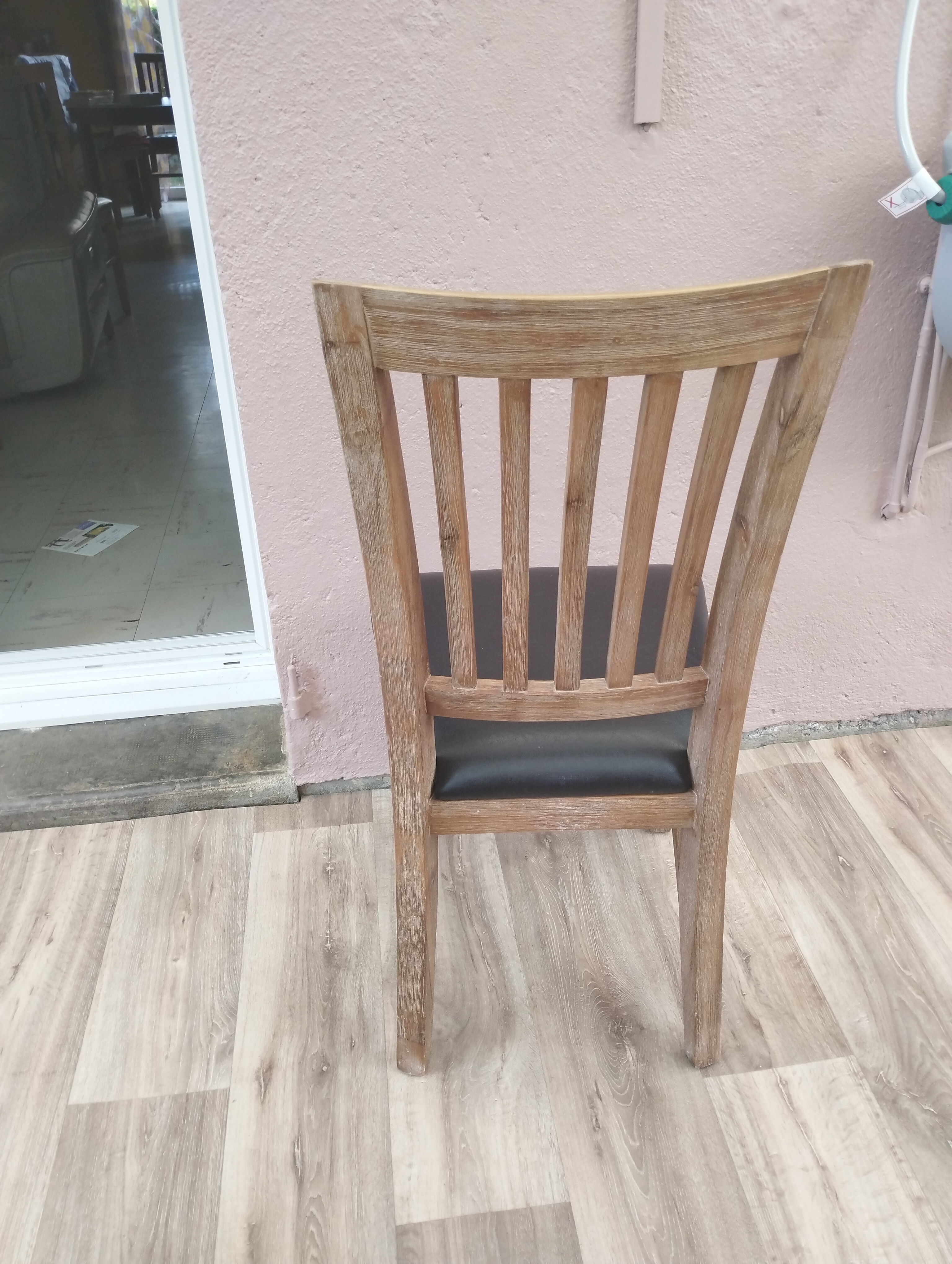 Lot de 6 chaises neuves bois et simili cuir 200 Montgiscard (31)