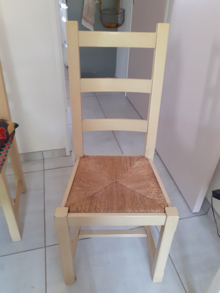 4 chaises en paille bon �tat 10 Vias (34)