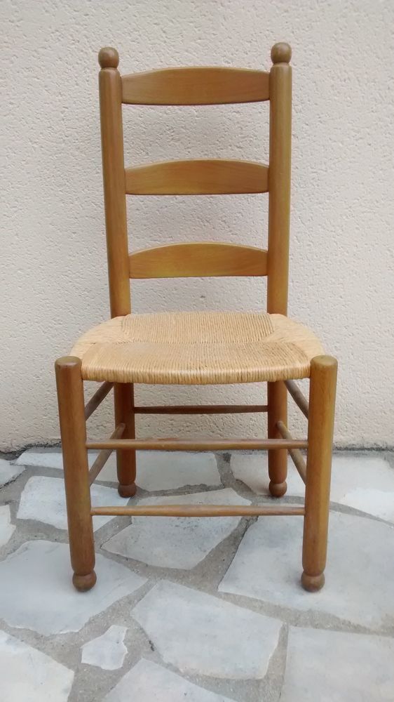 Chaises paill�e en h�tre massif 15 Chailly-en-Bi�re (77)