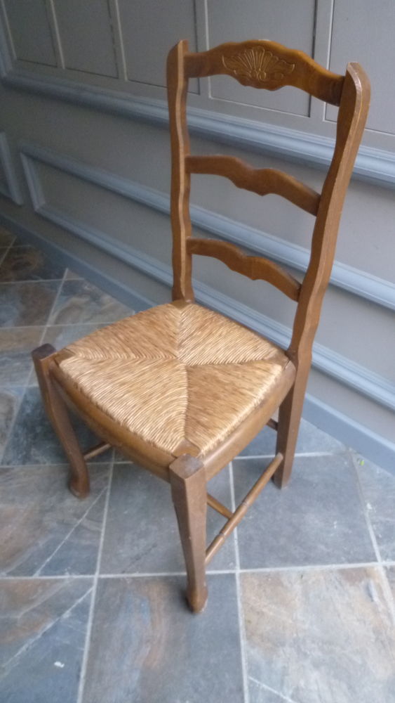  chaises paill�es 0 Largenti�re (07)