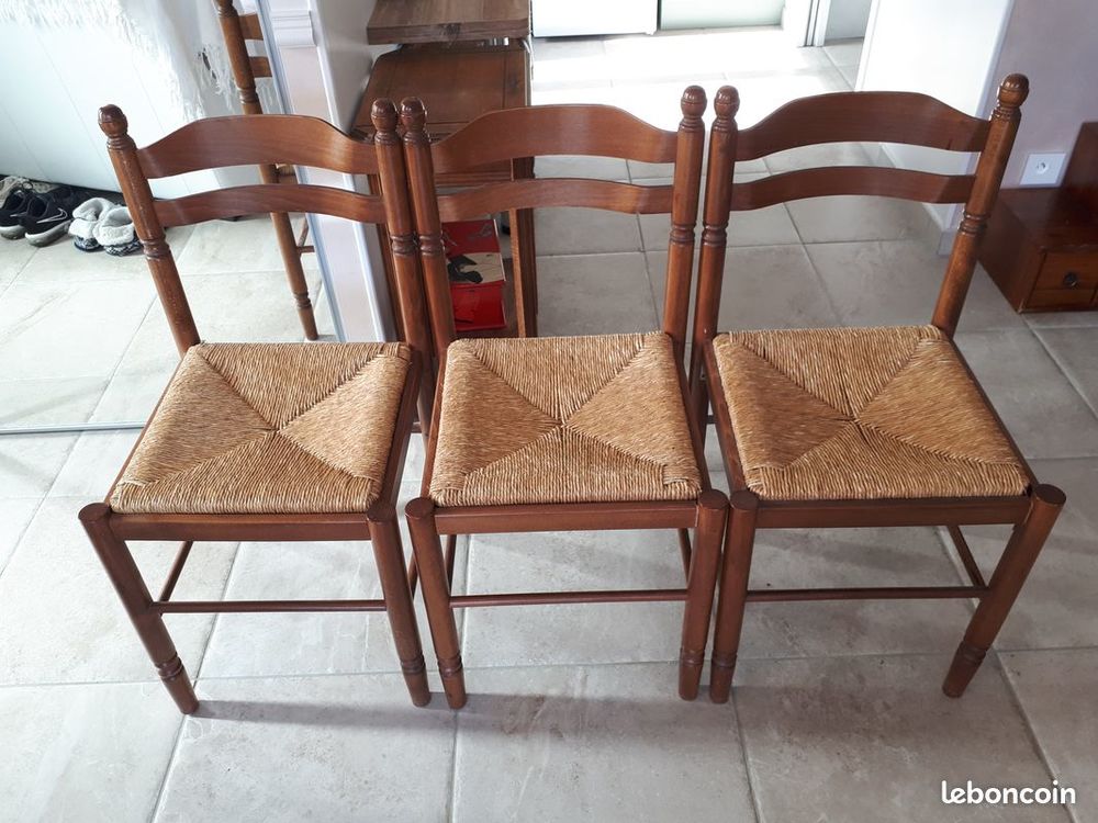 Chaises paill�es 25 Boivre-la-Vall�e (86)