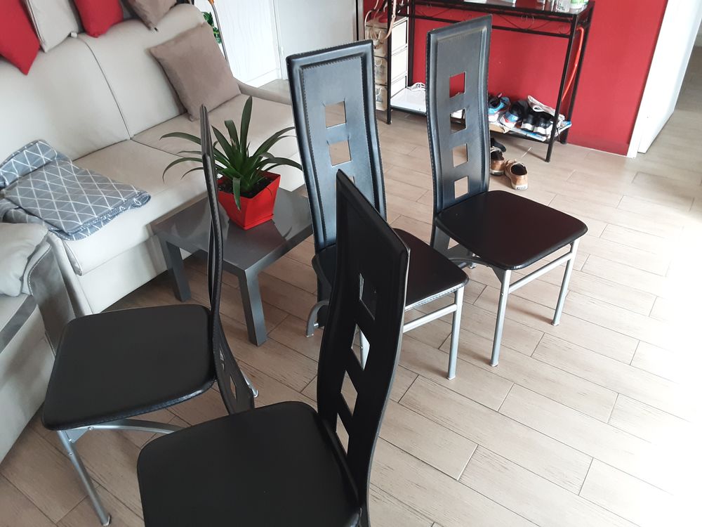 4 chaises pour 35 euros 35 Deauville (14)