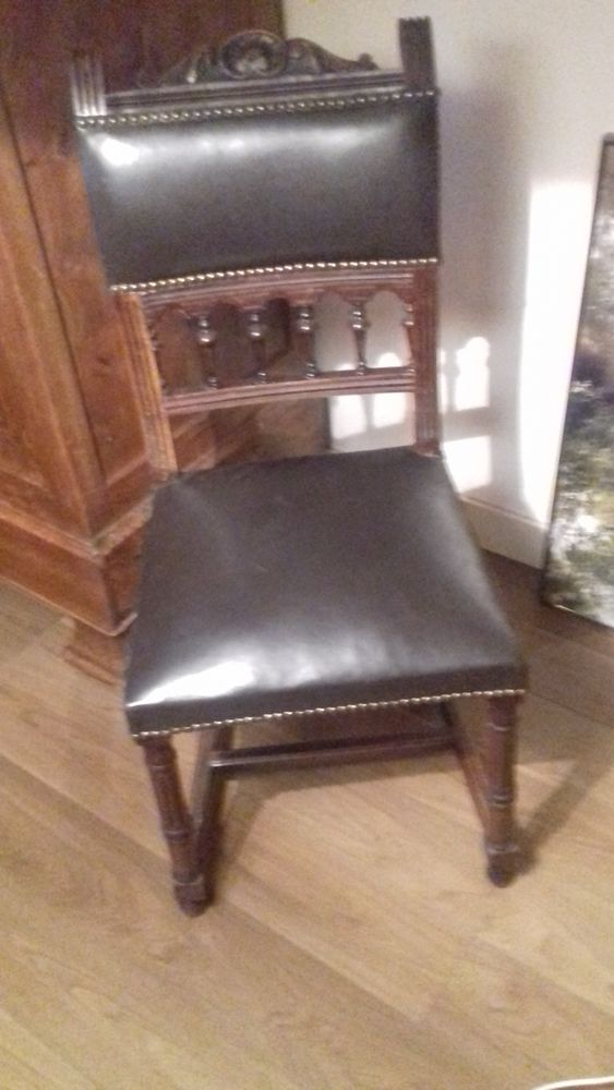 lot 6 chaises recouvertes cuir 100 Ch�teauroux (36)