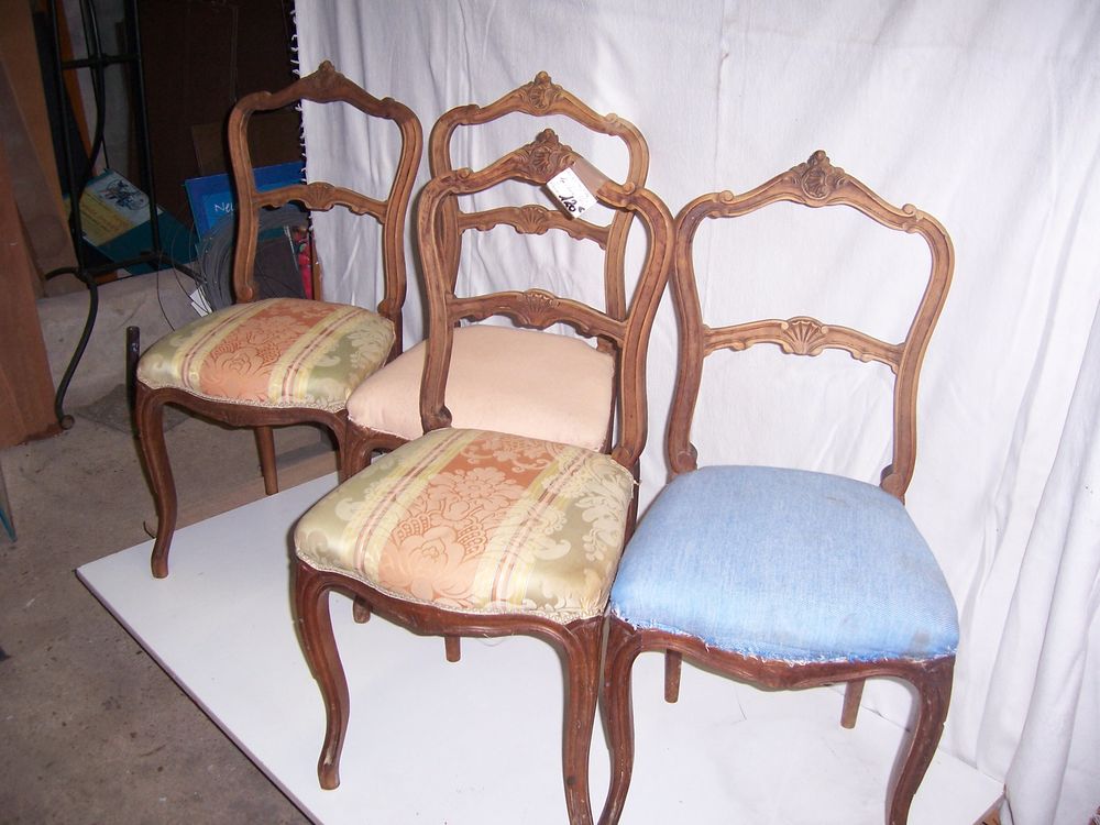 4 chaises r�tro styl�es a finir de tapisser 0 Arcueil (94)