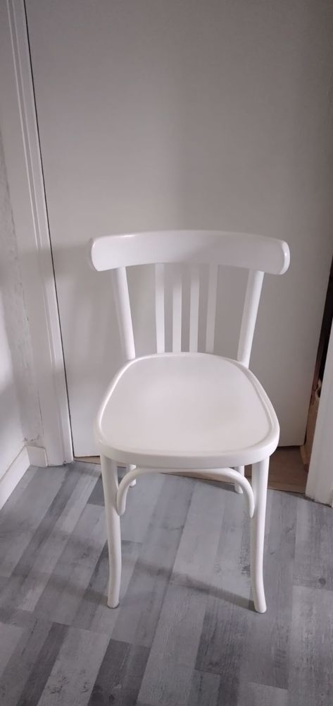 4 Chaises de Bar Retros R�nov�es 100 La Roquette-sur-Var (06)