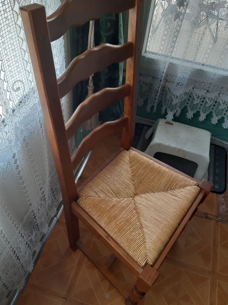 6 chaises rustiques parfait état ref90 240 Noisy-le-Grand (93)