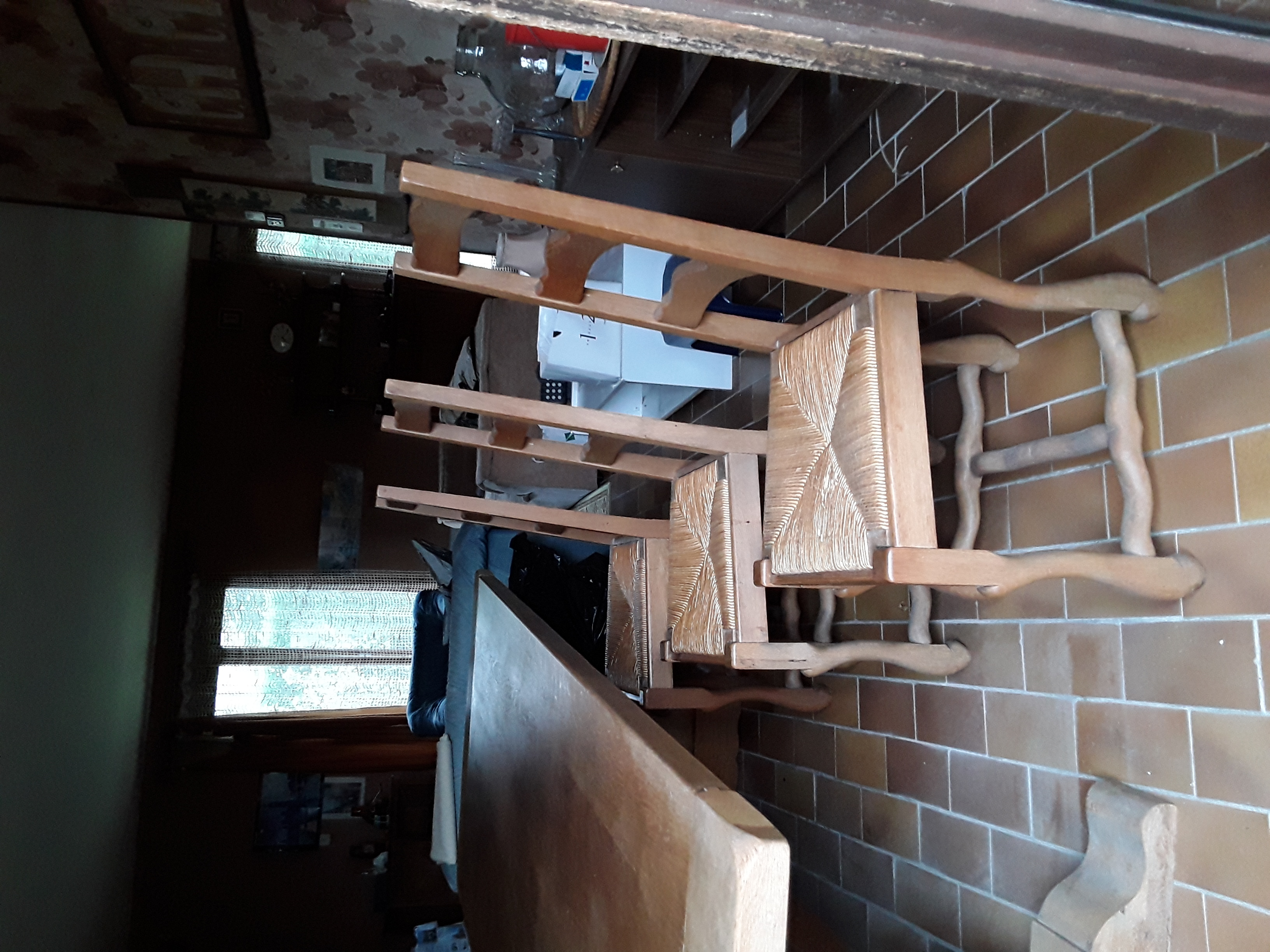 6 chaises rustiques 300 Velle-sur-Moselle (54)